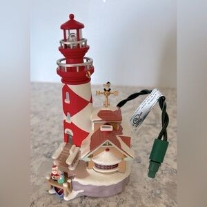 Hallmark Keepsake Lighthouse Greetings Flashing Ornament 2005